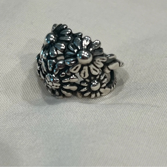 James Avery Retired Flower Mound Dome Ring .925 Sterling Silver Size 5 - Picture 6 of 15